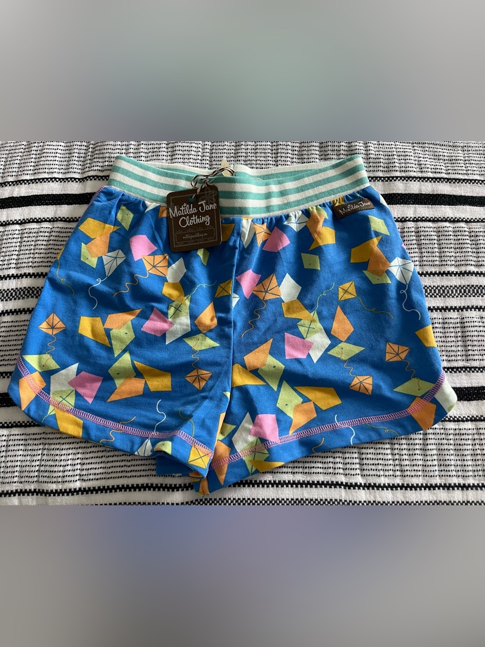 NWT Matilda Jane Blue Kite Print Stretch Shorts with Striped Waistband Size 10